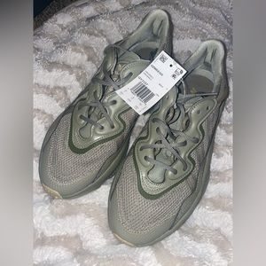 NWT 8.5 Adidas Ozweego Trace Cargo